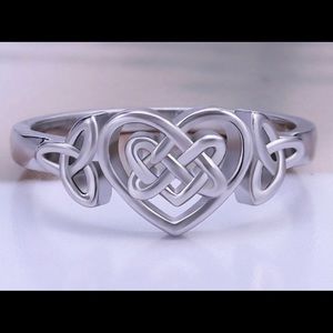 Celtic knot heart ring silver